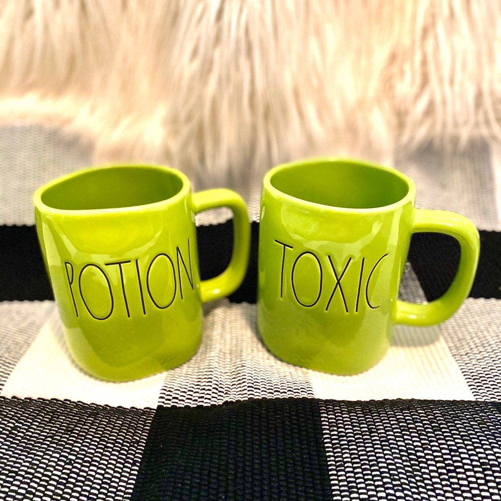 Rae Dunn potion/toxic Halloween mug set - Picture 1 of 2
